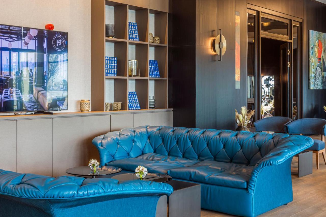 Hilton Samarkand Regency Esterno foto
